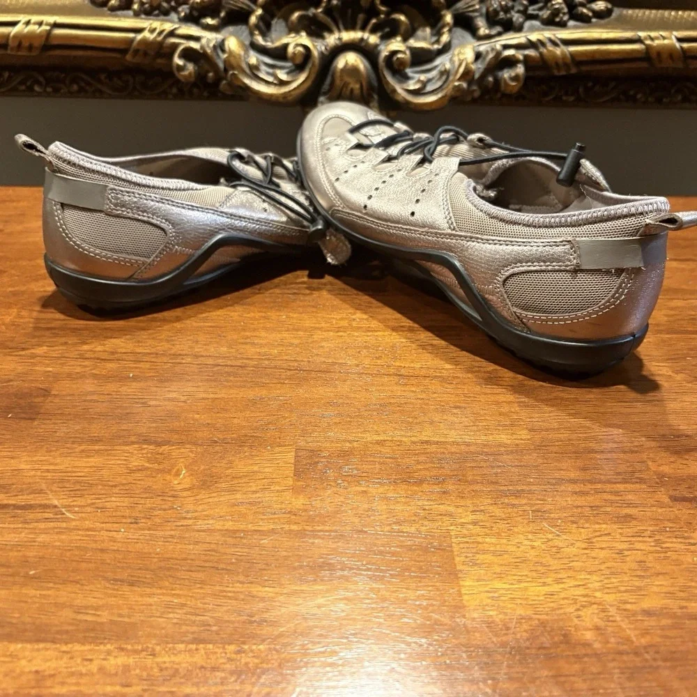 ECCO Vibration II  Women's Bronze Comfort Sneakers Leather Slip-On Size 9  (40) - Picture 3 of 15
